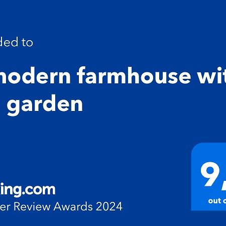 A Modern Farmhouse With Big Garden Τράπεζα Εξωτερικό φωτογραφία
